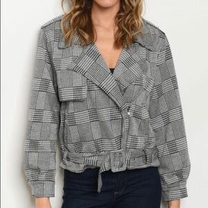 J ELISE BOUTIQUE Long Sleeve Black & Gray Checkered Cropped Moto Jacket